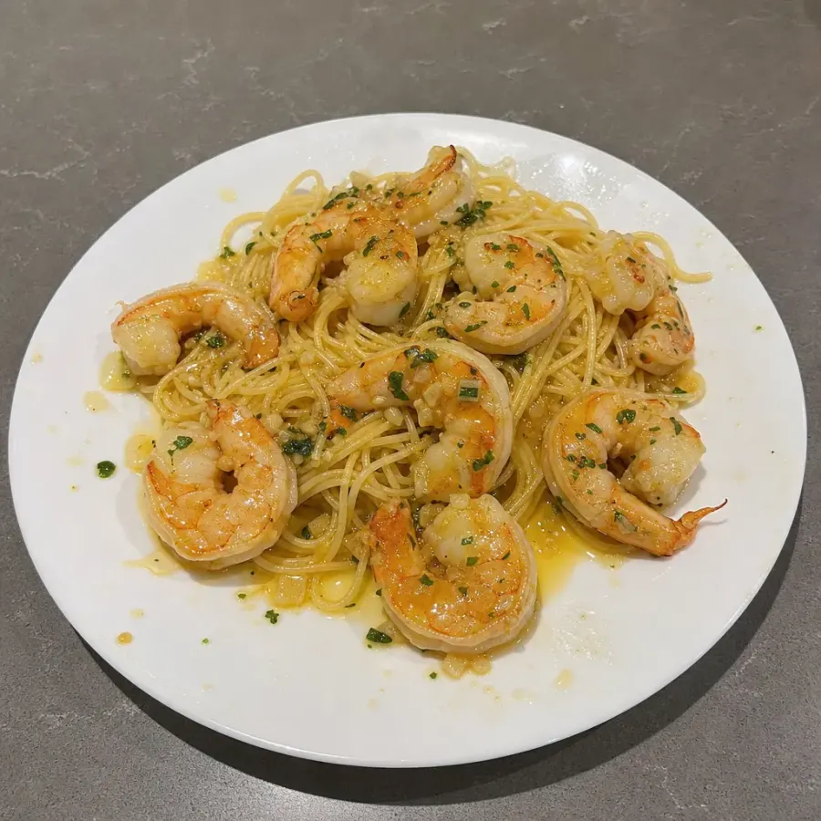 Crevettes à l'ail façon scampi sur spaghettini