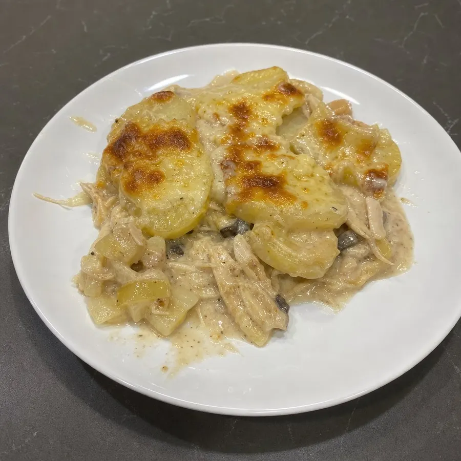 Gratin de poulet effiloché et patates russet au fromage