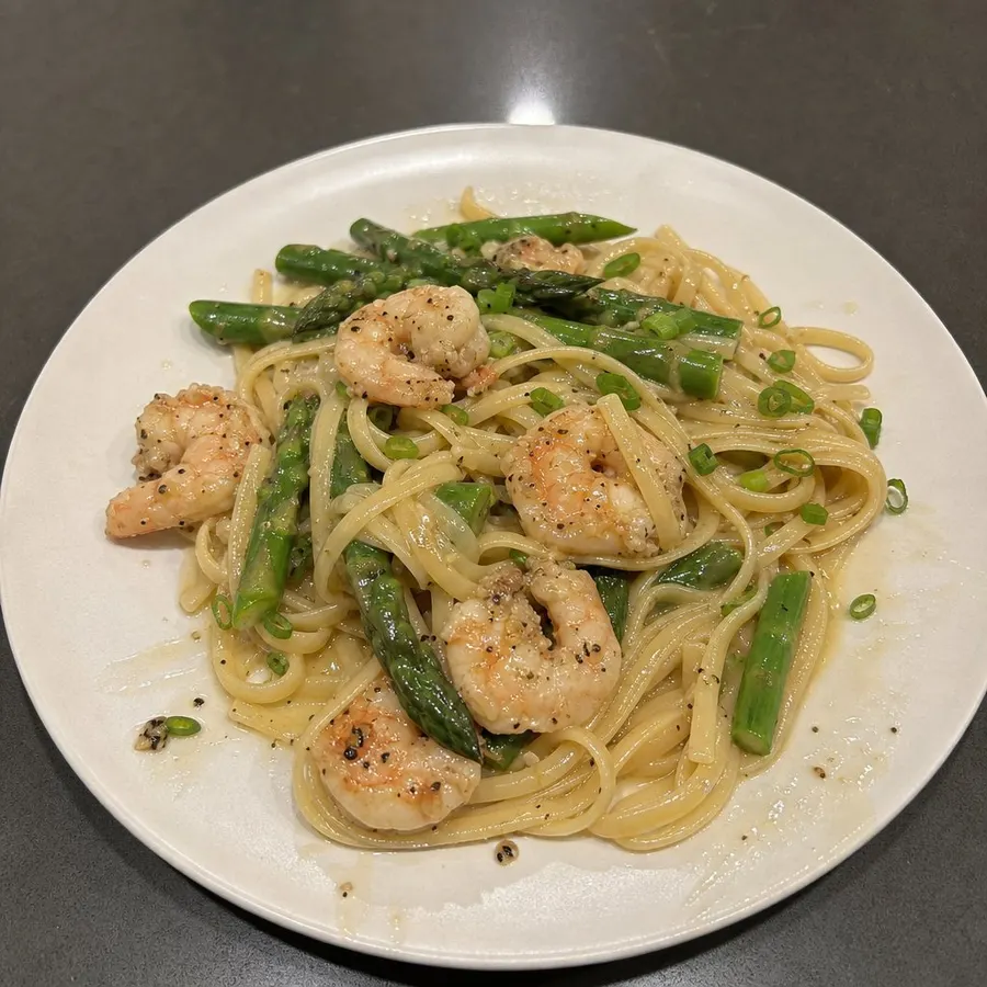 Linguine aux crevettes, ail et beurre citronné